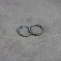 PAR DE ARGOLAS EM OURO BRANCO 8mm