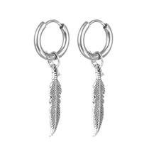 par de brinco de pena argola prata banhada masculino feminino funk aço inox click banda coreano bts