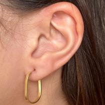 Par de Brincos de Ouro 18k - Argola Oval 2mm - 2,2cm - Gardenia Joias Par de Brincos de Ouro 18k - Argola Oval 2mm - 2,2cm - Gardenia Joias