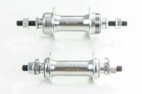 Par de cubos Yamada SF-A03 aço para marcha única com porca 28 furos prata Par de cubos Yamada SF-A03 aço para marcha única com porca 28 furos prata