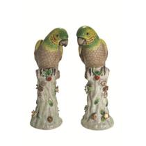 Par de Esculturas Porcelana Nobre Papagaio Craquelado Luxo Par de Esculturas Porcelana Nobre Papagaio Craquelado Luxo