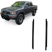 Par De Friso Carpete Soleira Hilux Dianteiro 1992 até 2004 Par De Friso Carpete Soleira Hilux Dianteiro 1992 até 2004