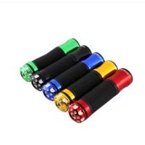 Par de Manopla Punho Moto Esportiva De Alumínio Modelo Universal - Diversas Cores Par de Manopla Punho Moto Esportiva De Alumínio Modelo Universal - Diversas Cores