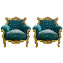 Par de Poltrona Clássicas em Veludo Verde com Dourada Conjunto com 2 Unidades 95x79x56cm Par de Poltrona Clássicas em Veludo Verde com Dourada Conjunto com 2 Unidades 95x79x56cm