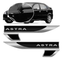 Par Emblema Lateral Resinado Aplique Adesivo Paralama Porta ASTRA TODOS - Emblema Tech
