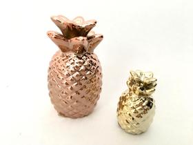 Par Enfeites Abacaxi Decor Cerâmica Rosé A8xD5cm e Dourado A4,5xD3cm