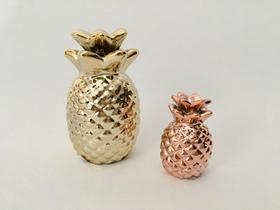 Par Enfeites Abacaxi em Cerâmica Decor Dourado A8xD5cm e Rosé A4,5xD3cm
