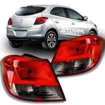 Par Lanterna de Freio Fumê Chevrolet Onix Ano 2013 A 2016 Gm Versão Modelo 1.0 Lt Ls 1.4 Ltz Effect hatch Lollapalooza