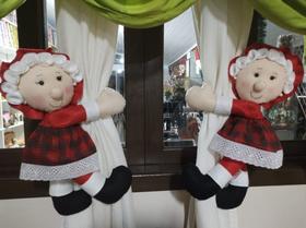 Par mamae noel agarra cortina Par mamae noel agarra cortina