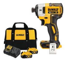Parafusadeira de Impacto 1/4" 20V MAX Inclui 2 Baterias 5Ah e Carregador para Maior Autonomia - DCF887B