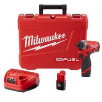 Parafusadeira Impacto 1/4 M12 Com 1 Bateria 12V FUEL 2553-22 MILWAUKEE Parafusadeira Impacto 1/4 M12 Com 1 Bateria 12V FUEL 2553-22 MILWAUKEE