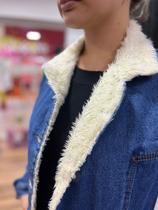 Parka em Jeans, Bolsos, Fechamento Botão Frontal e Punho, Cinto, Pelúcia Gola e Frente, Mokkai BM1110 Parka em Jeans, Bolsos, Fechamento Botão Frontal e Punho, Cinto, Pelúcia Gola e Frente, Mokkai BM1110