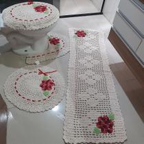 Passadeira avulsa em crochê + Jogo de banheiro em crochê bordado