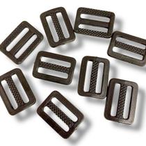 Passante Plástico 20x25mm 2 vias modelo 01 - Cor Preto 1000un