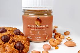 Pasta doce de amendoim com açúcar de coco