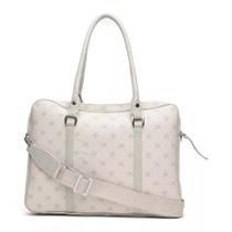 Pasta feminina em monograma