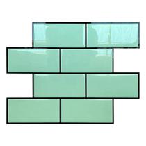 Pastilha Adesiva Resinada Metro Verde Menta com Rejunte Preto - 38,5cm x 29,5cm Pastilha Adesiva Resinada Metro Verde Menta com Rejunte Preto - 38,5cm x 29,5cm