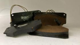 Pastilha freio dianteira iveco daily 89/97 com sensor Pastilha freio dianteira iveco daily 89/97 com sensor