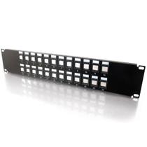 Patch Panel C2G/Cables To Go Legrand 24 portas 2U preto