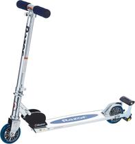 Patinete Razor Spark Azul com Mecanismo de Faísca Controlado pelo Pé Patinete Razor Spark Azul com Mecanismo de Faísca Controlado pelo Pé