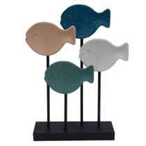 Peça decorativa de metal com formato de peixes azul e cinza