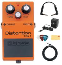 Pedal de Distorção BOSS DS-1 com Fonte de Alimentação e Cabos Pedal de Distorção BOSS DS-1 com Fonte de Alimentação e Cabos