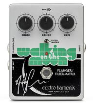 Pedal Flanger Electro-Harmonix Andy Summers caminhando na lua