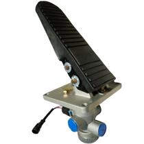 Pedal Freio Completo C/Valvula Carregadeira Max920/932/936 Maxloader Original Pedal Freio Completo C/Valvula Carregadeira Max920/932/936 Maxloader Original