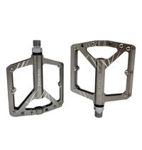 Pedal Mpeda plataforma em alumínio CNC rosca grossa 9/16” cinza