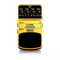 Pedal para Guitarra Behringer UC200