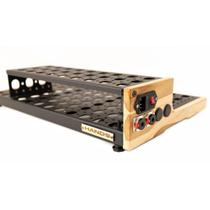 Pedalboard Hands Custom Vertex 60X30 + Plataforma Teca Pedalboard Hands Custom Vertex 60X30 + Plataforma Teca