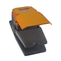 Pedaleira LLJFS13 Corpo Metálico Capa Protetora Superior 1 Contato Reversível Sibratec Pedaleira LLJFS13 Corpo Metálico Capa Protetora Superior 1 Contato Reversível Sibratec