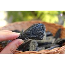 Pedra Vassoura de Bruxa Cianita Negra - Limpeza Energética e Proteção - Cristal Natural - CASA FÉ