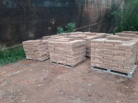 Pedras Grês 100 unidades 09 a 10 de espessura .