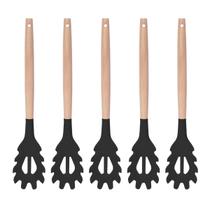 Pegador Preto de Silicone Massas e Saladas Cabo Bambu - 5un Pegador Preto de Silicone Massas e Saladas Cabo Bambu - 5un