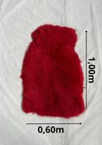 Pelego de Carneiro(Ovelha) com Lã Natural vermelho tingido - BULL TAPETES