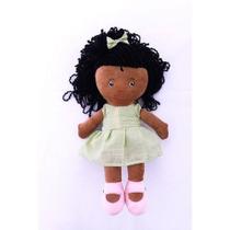 Pelúcia Boneca Laura 32cm Cabelo Afro Antialérgica Representatividade Zip Pelúcia Boneca Laura 32cm Cabelo Afro Antialérgica Representatividade Zip