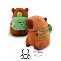 Pelucia de Capivara com Mochila Verde 40 cm Pelucia de Capivara com Mochila Verde 40 cm