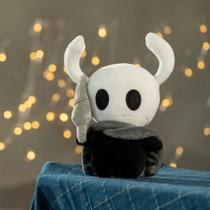 Pelúcia Hollow Knight Cavaleiro 27cm