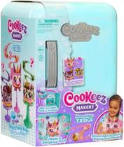 Pelúcia Surpresa Geladeira Cookeez Makery Freezy Cakez - Candide 4352