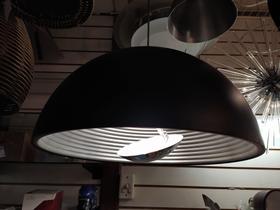 Pendente com refletor preto ou branco