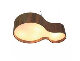 Pendente fox lustres 520 semi cilíndrico 21x84x52cm madeira e acrílico 5xe27