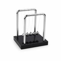 Pendulo De Newton Pequeno Com Base Preta de Madeira Enfeite Para Decoração De Mesa Escritório Sala Quarto Pendulo De Newton Pequeno Com Base Preta de Madeira Enfeite Para Decoração De Mesa Escritório Sala Quarto