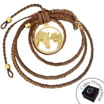 Penduricalho Marrom Porta Chaves Retrovisor de Carro Medalhão CowGirl Cavalo Ouro