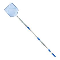 Peneira com aste para limpeza de piscina