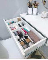 Penteadeira Suspensa com divisória para maquiagem 60cm