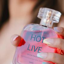 Perfume HOT LIVE 100ml Floral Amadeirado Feminino Esty Paris