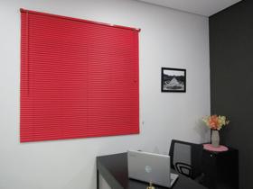 Persiana Horizontal PVC 25mm Color 160larg x 140alt Vermelha - Pronta para instalar - Top Flex
