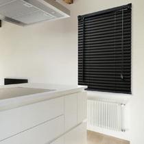 Persiana Horizontal PVC Preta 120 (L) x 160 (A) Lâminas Resistentes Flexíveis C/ Kit de Instalação Persiana Horizontal PVC Preta 120 (L) x 160 (A) Lâminas Resistentes Flexíveis C/ Kit de Instalação