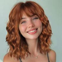 Peruca Andromeda Auburn Wavy with Bangs Short Bob 14" para mulheres Peruca Andromeda Auburn Wavy with Bangs Short Bob 14" para mulheres